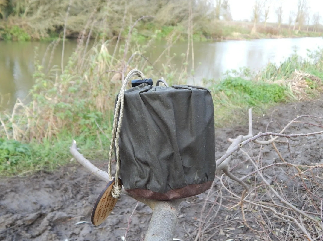 Waxed canvas bag for 750ml titanium cup.